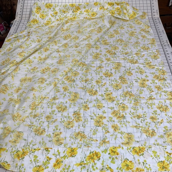 Vintage Morgan Jones seventies floral, yellow flowers, twin flat sheet or fabric - Picture 11 of 11